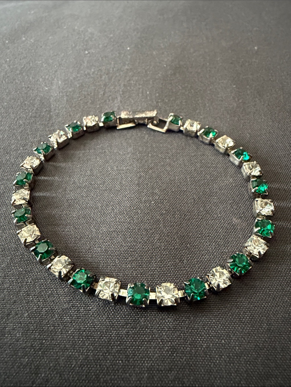 Vintage link bracelet with prong set emerald and diamond - like rhinestones